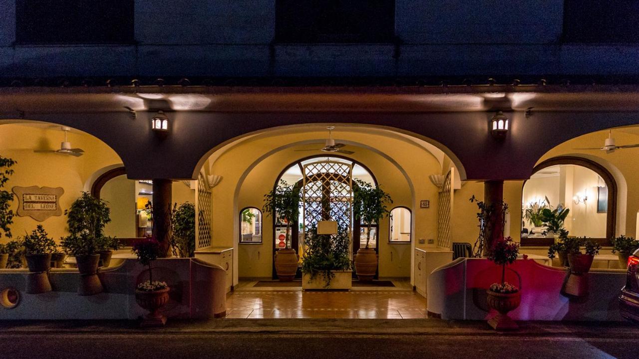 بوسيتانو La Taverna Del Leone المظهر الخارجي الصورة